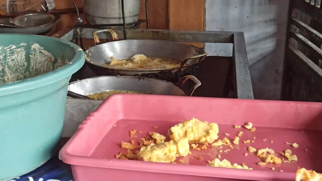 Fried street snacks remain a crowd favorite, but excessive oil and additives can harm health. Enjoy occasionally, but beware of long-term risks.