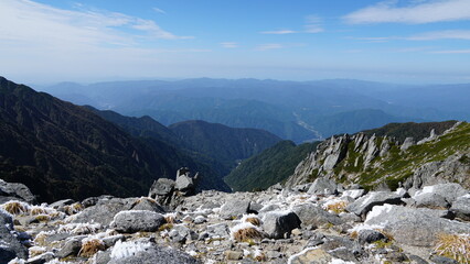 Autumn Hiking Scenery at Mount Kisokomagatake: Vibrant Fall Colors on Kisokomagatake Trail in the Japanese Alps, Japan