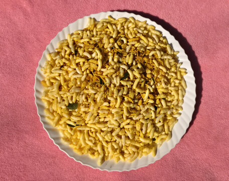 Spiced Puff Rice Chivda