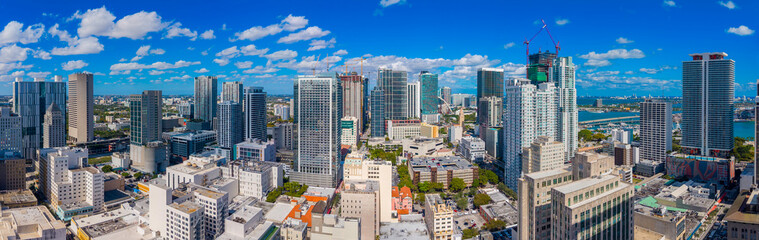 Obraz premium Aerial photo buildings Downtown Miami Dade County facing northwest