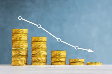 資産が減少していく状況をイメージした静止画像素材
