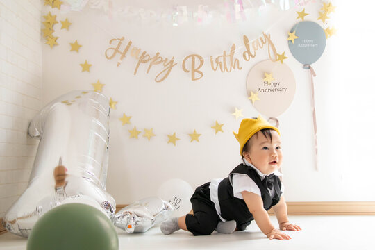 1歳の誕生日を迎えた赤ちゃんの記念ポートレート　（自宅スタジオ撮影）