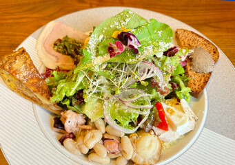 ヘルシーなサラダ