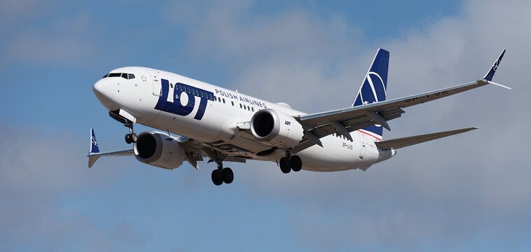 Tenerife, Spain january 21 st, 2026. Boeing 737 MAX 8 LOT Airlines flies in the blue sky. Landing at Tenerife Airport