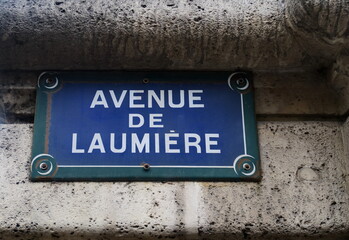 Avenue de Laumi&egrave;re. Plaque de nom de rue, Paris. France.