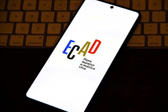 ECAD - Escrit&oacute;rio Central de Arrecada&ccedil;&atilde;o e Distribui&ccedil;&atilde;o - Entidade privada brasileira, sem fins lucrativos, respons&aacute;vel por arrecadar e distribuir os direitos autorais de execu&ccedil;&atilde;o p&uacute;blica de m&uacute;sicas.