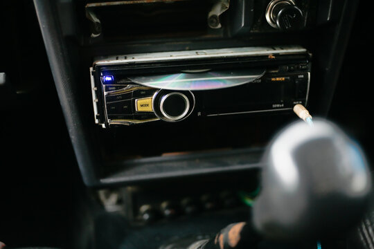 dvd player with disk on head unit audio car