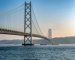 明石海峡大橋の春景色
