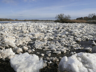 Drift ice on the Elbe in January © Klaus Schulz