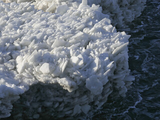 Drift ice on the Elbe in January © Klaus Schulz