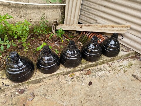 plant pots made from used bottles