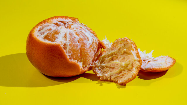 Mandarina semi pelada 