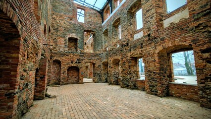 Ruiny starego pałacu 