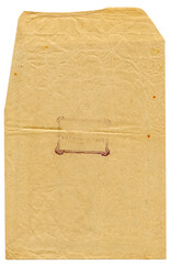 Hochformatige, hellbraune Papiert&uuml;te aus d&uuml;nnem Kraftpapier. Sichtbare Falten, Knicke und kleine Rostflecken; oben abgeschr&auml;gte Ecke. In der Mitte ein blassvioletter Stempelabdruck mit Rahmendekor.