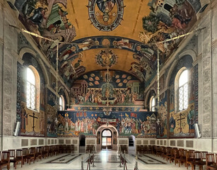 Innenraum der serbisch orthodoxen Kathedrale der Heiligen Dreifaltigkeit in Trebinje,...