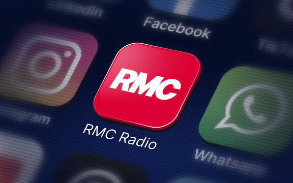 RMC Radio logo sur un &eacute;cran num&eacute;rique