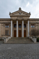 Obraz premium The Istanbul Archaeological Museums are the first museums located next to Topkapi Palace.