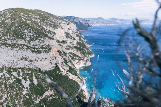 Atemberaubender Blick &uuml;ber den Golf von Orosei auf Sardinien &ndash; Ein mediterranes Paradies