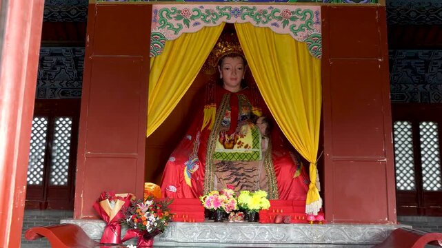 Nvwa Statue, Taihao Mausoleum Temple, Zhoukou City, Henan Province, China. 
It was built during the Ming Dynasty and was constructed in memory of Taihao Fuxi. 