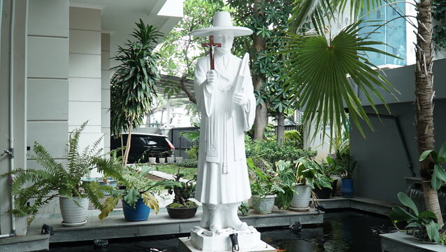 St. Andrew Kim Tae Gon Church (Statue of St. Andrew Kim Tae Gon in Korean attire, door carvings depicting the saint's life story, St. Andrew Kim Tae Gon Church