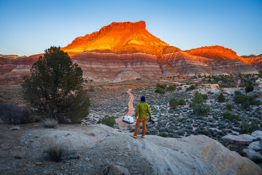 Digital nomad photographer Utah badlands