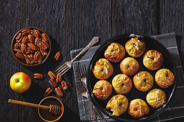 Tasty Baked Apples with Pecans and Honey