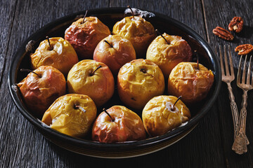 Tasty Baked Apples with Pecans and Honey