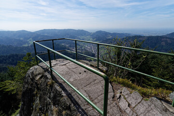 Fototapeta premium Baden-Württemberg - Naturschutzgebiet Karlsruher Grat - Aussichtspunkt Brennte Schrofen
