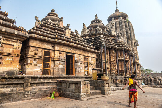 a beautiful 13th century Hindu temple in Bhubaneshwar, Odisha