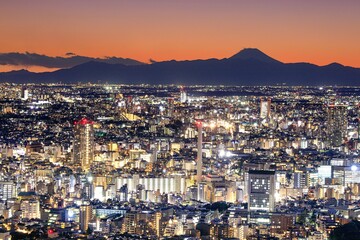 【夜景100選】東京都、六本木ヒルズ東京シティビューから眺める夕景（富士山方面）