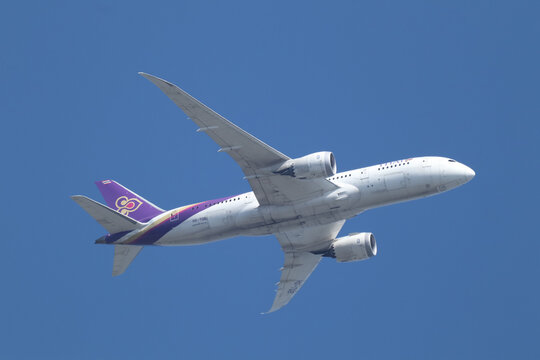  Boeing 787-8 HS-TQB  of Thai airway.