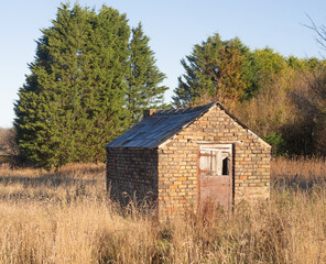 Obraz premium Old derelict brick storage building/ sub station, Wincham, Northwich, Chehsire, UK