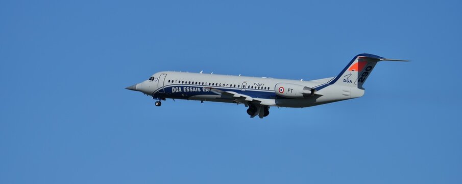 Fokker 100 banni&egrave;re