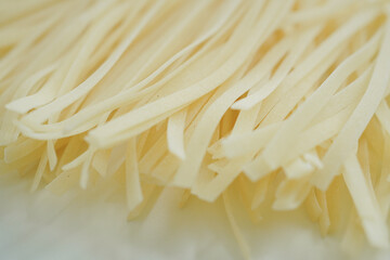 Obraz premium グルテンフリーで作られたフェットゥチーネ・パスタ