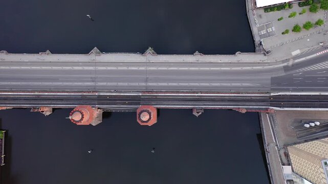 Oberbaumbr&uuml;cke in Berlin. Aussicht von oben.