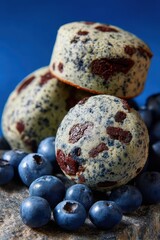 Obraz premium Delightful blueberry cookies paired with vibrant fresh blueberries