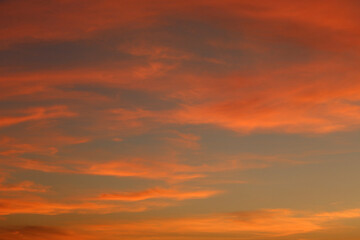 Fototapeta premium Vibrant Sunset Sky with Beautiful Colorful Clouds