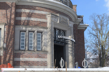 Obraz premium exterior of Toronto Public Library - Riverdale Branch at 370 Broadview Av