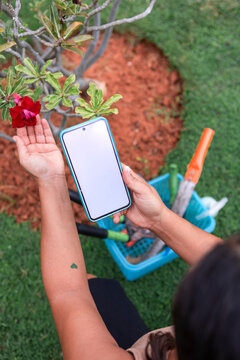 Gardening with mobile technology for eco-friendly home