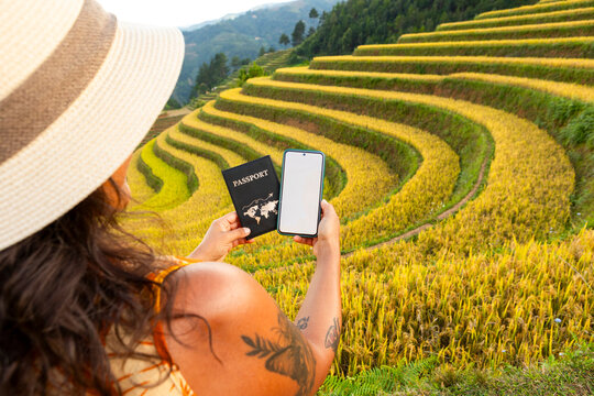 Traveler capturing Mu Cang Chai's stunning rice terraces