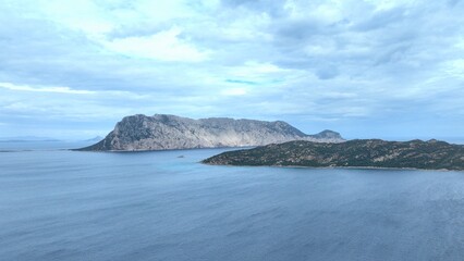 Obraz premium survol de golfo Aranci près d'Olbia en Sardaigne 