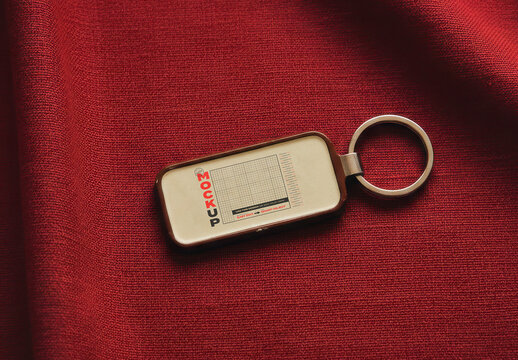Metal Horizontal Keyring Mockup