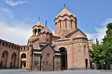 Obraz premium A view of St. Anna Church and the historic Katoghike Church in Yerevan, Armenia.