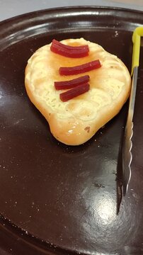 A delicious traditional Mexican sweet bread (fair bread) for these festivities. Un delicioso pan de dulce (pan de feria) tradicional de M&eacute;xico, para estas festividades. (24)