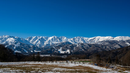 冬景色　冠雪の北アルプス　長野県白馬村 © RATM