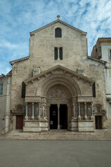 Fototapeta premium basilique primatiale Saint-Trophime d'Arles