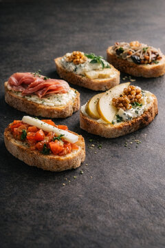 Variationen von Ciccettis den traditionellen H&auml;ppchen Venedigs - Cicchetti Veneziani