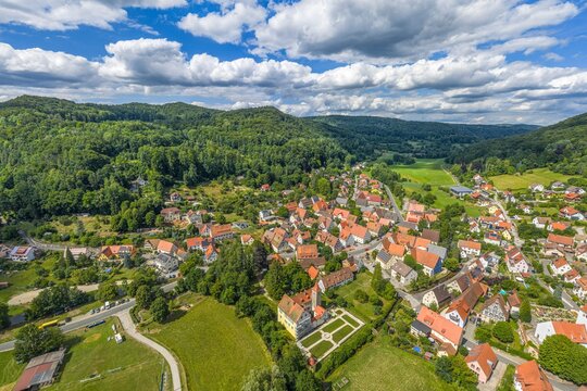 Blick auf die Ortschaft Eschenbach an der Pegnitz im N&uuml;rnberger Land von oben