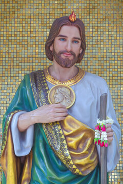 Saint Jude Thaddeus apostle of Jesus Christ Catholic religious statue