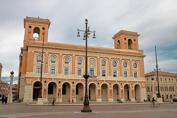 Fototapeta premium forli, italien - palazzo delle poste e dei telegrafi